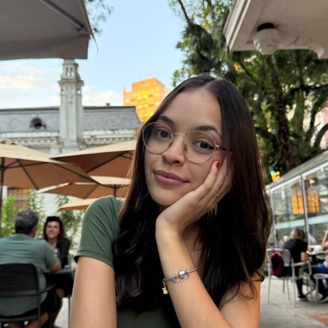 Babysitter in São Paulo: Giulia