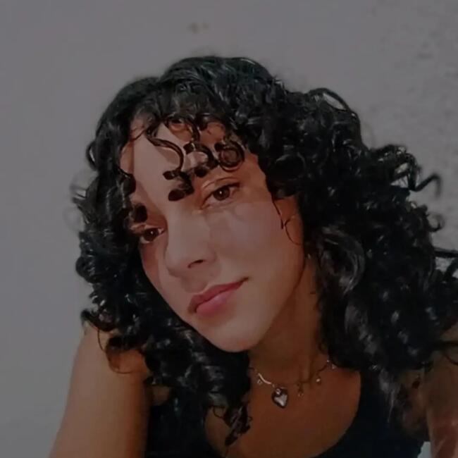 Babysitter in Petrópolis: Karine