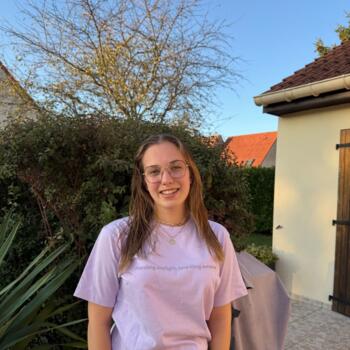 Babysitter in Liverdun: Sarah