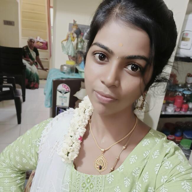 मदुरई में बेबीसिटर: Uma