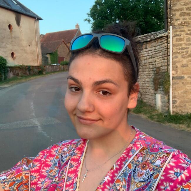 Babysitter in Chazilly: Juliane