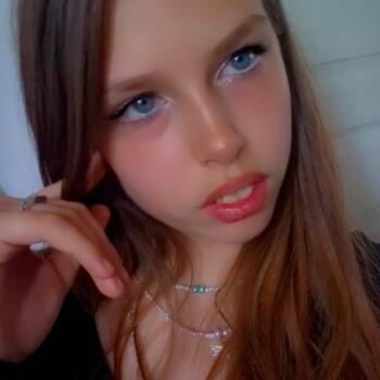 Babysitter in Saint-Denis: Maëva