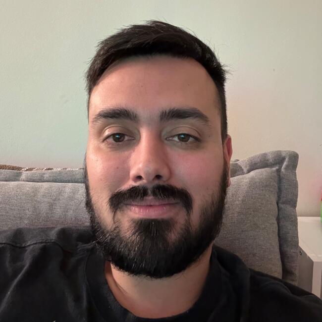 Emprego de babá em Maricá: Andrei