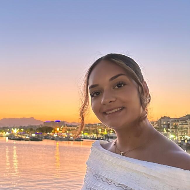 Babysitter in Naaldwijk: Lola