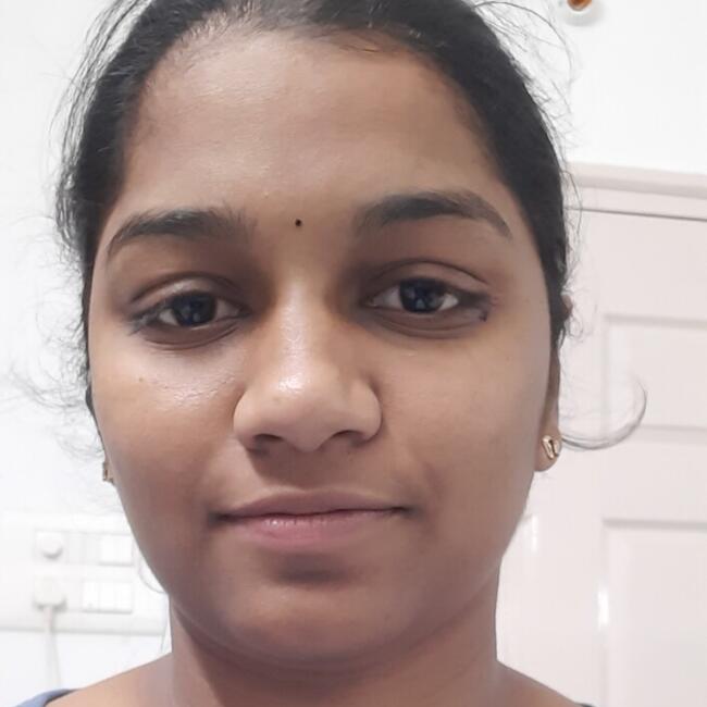 हैदराबाद में बेबीसिटर: Madhuri