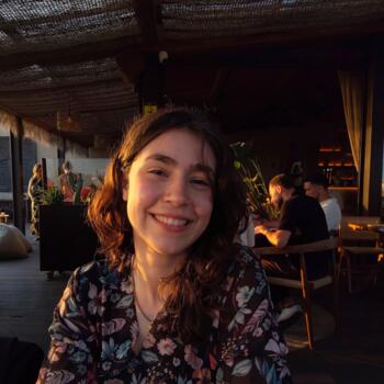 Babysitter in Vila Nova de Gaia: Sara