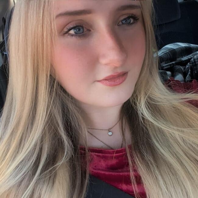 Babysitter in Exeter: Larrissa