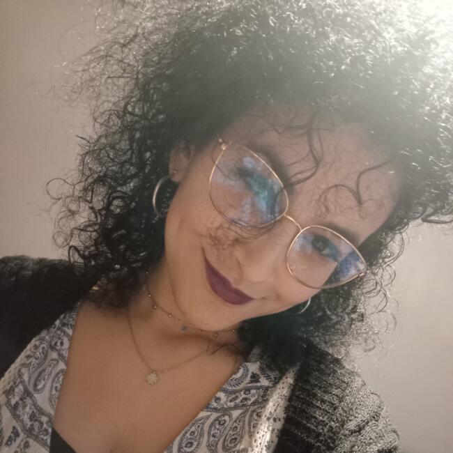 Babysitter in Crawley: Laura