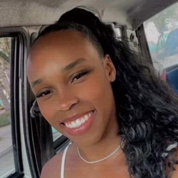 Babysitter São José dos Campos: Rebeca