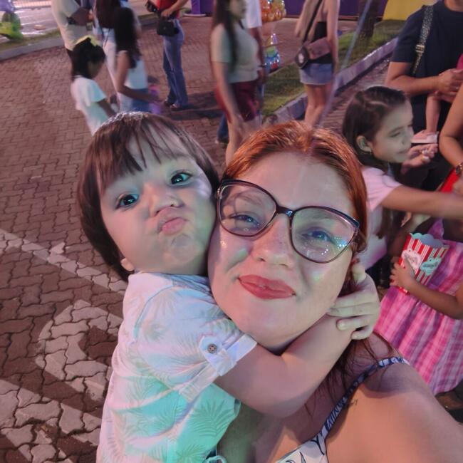 Emprego de babá em Porto Velho: Leyzianne