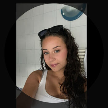 Babysitter in Crevin: Emma