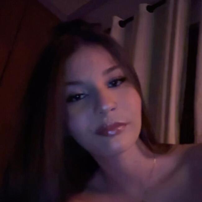 Babysitter in Cândido Mota: Gabriella