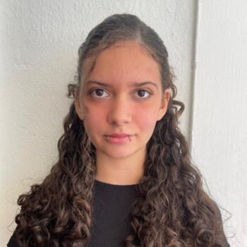 Babysitter Leiria: Thaynna
