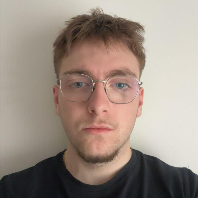 位于圣莫代福塞的临时保姆: Luca