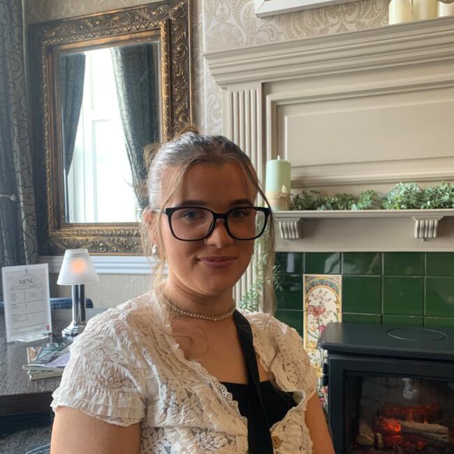 Babysitter in Laragh: Rebecca