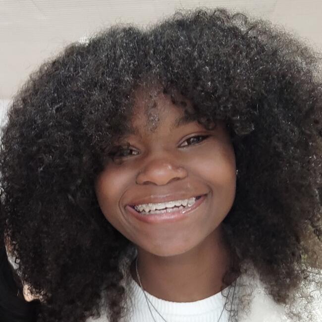 Babysitter in Cergy: Janaé