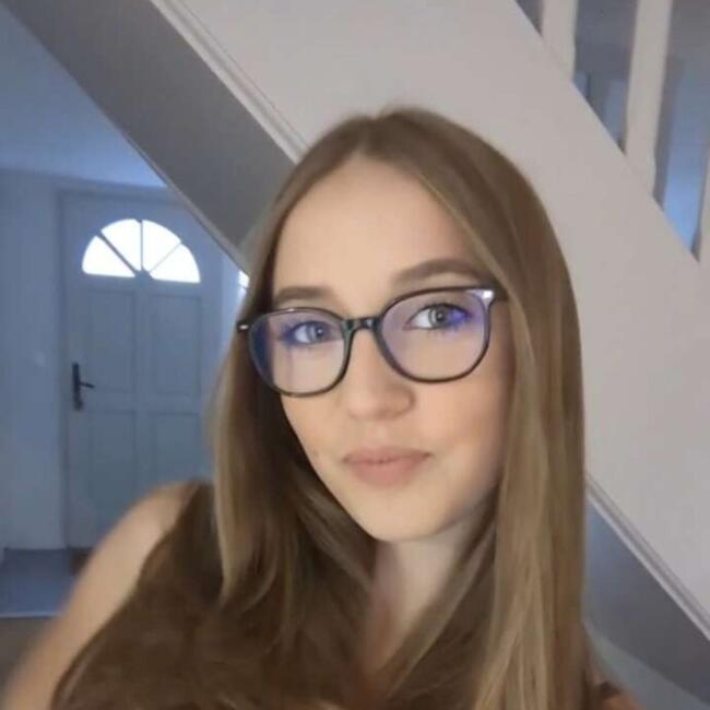 Babysitter in Angers: Jeanne