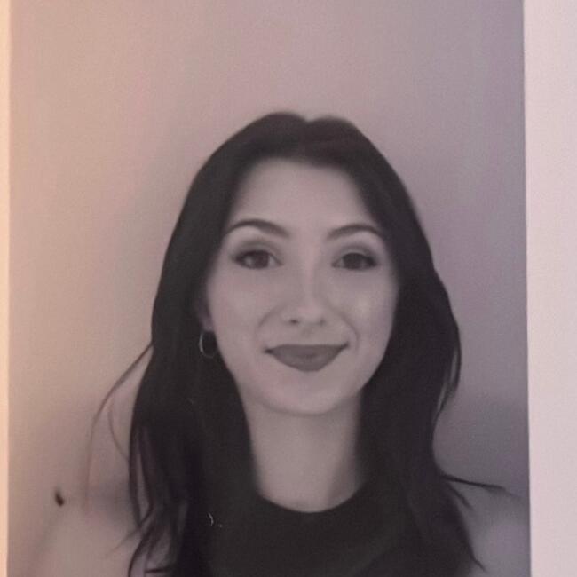 Babysitter in Férolles-Attilly: Léa