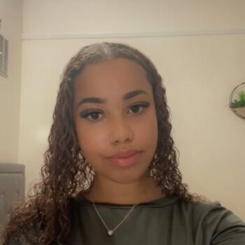 Babysitter in Luton: Alesha