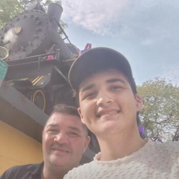 Trabajo para niñera en Medellín: trabajo de niñera Daniel