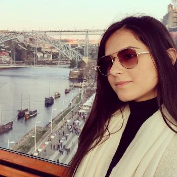 Ama Porto: Gabriella Gomes Teixeira