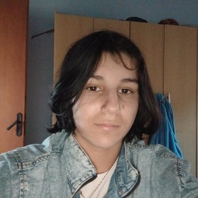Babysitter in Viamão: Amanda