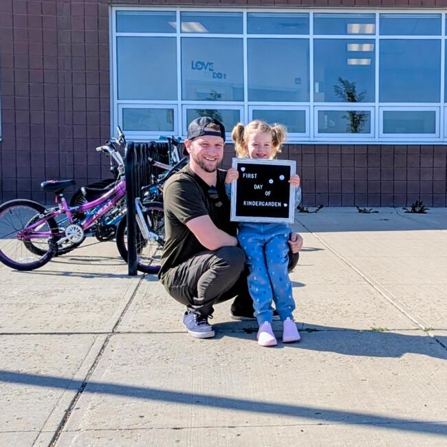 Job de garde d'enfants à Fort McMurray: Alex