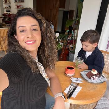 İstanbul bölgesinde Childminder işi: Bebek bakıcısı iş ilanı Gamze