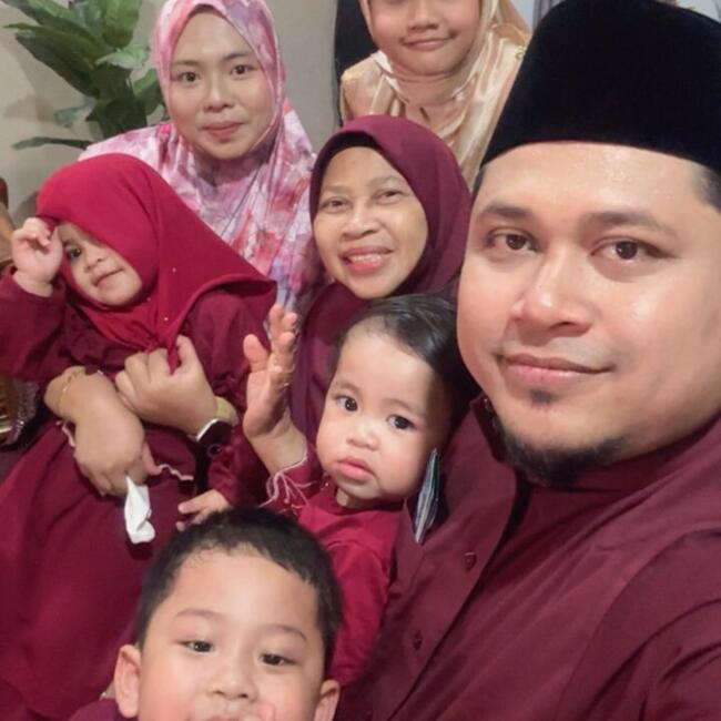 Babysitting job in Kajang: Muhamad