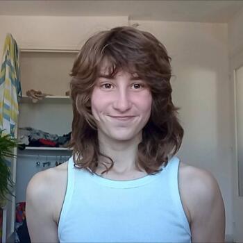 Babysitter in Saint-Martin-d'Hères: Katia