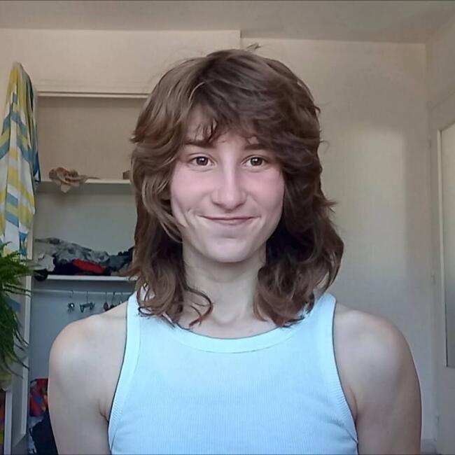 Babysitter in Saint-Martin-d'Hères: Katia