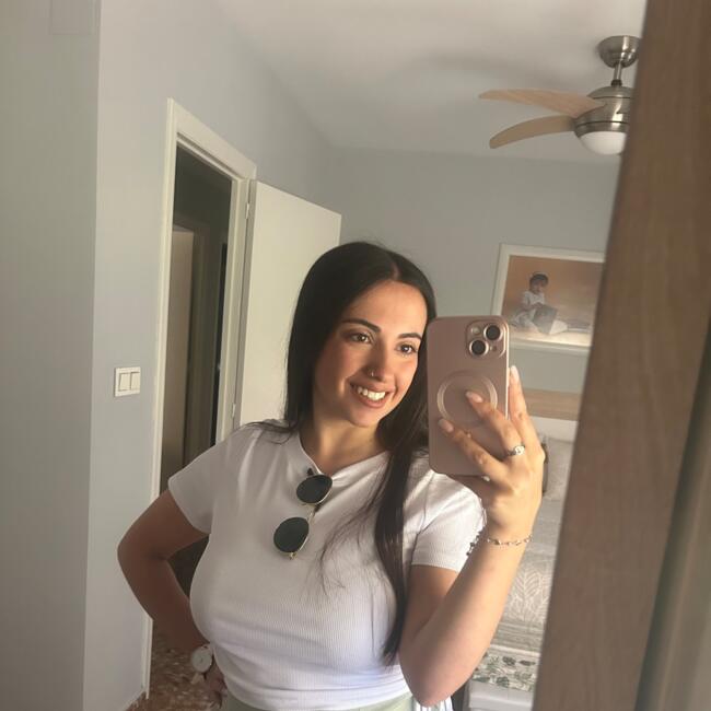 Babysitter in Granada: Ángela