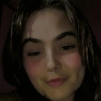 Babysitter in Talent: Shayla