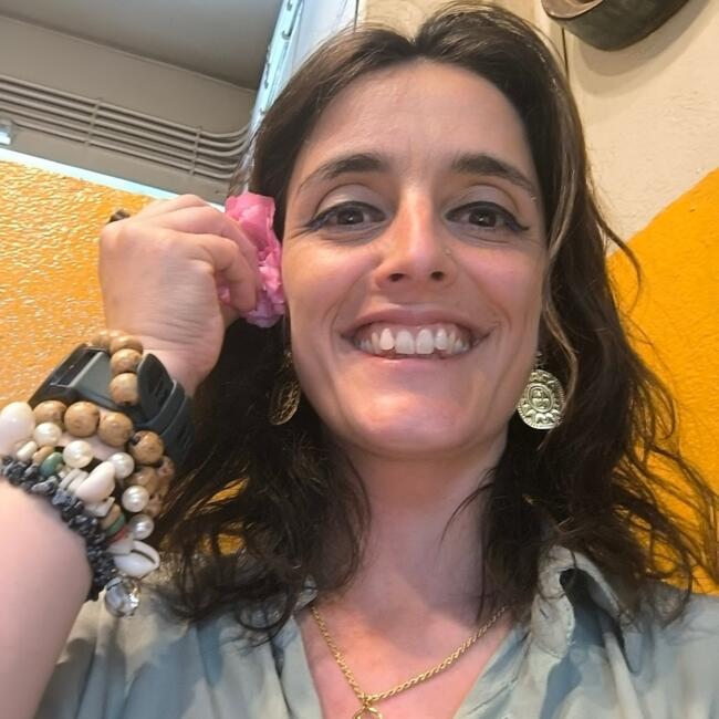 Babysitter em Belas: Vanessa