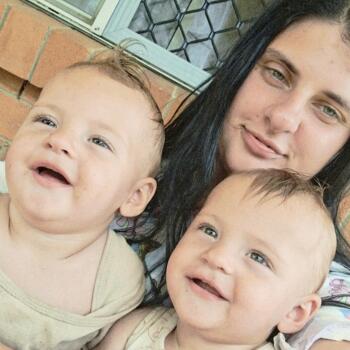 Nanny job in Brisbane: babysitting job Makahaya