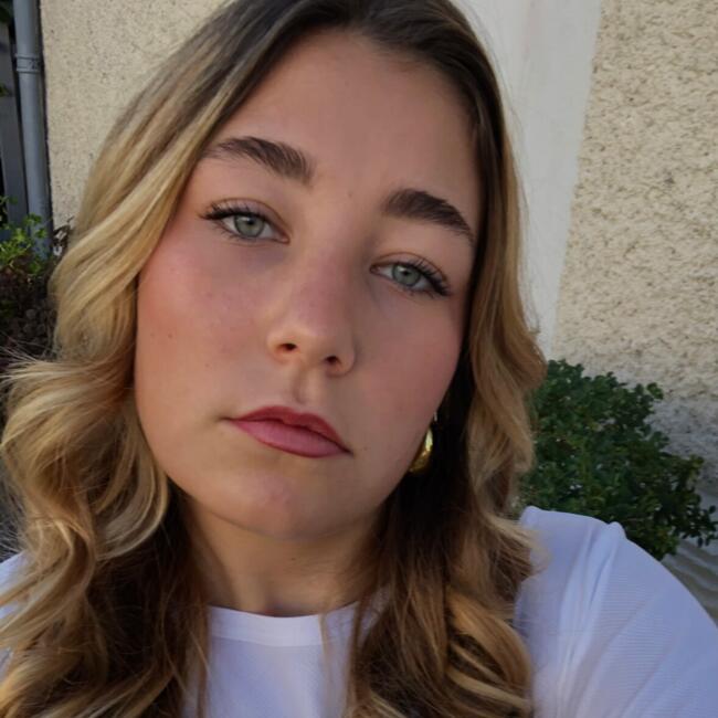 Babysitter in Périgueux: Romane