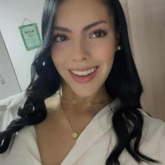 Babysitter in Toledo: Valentina