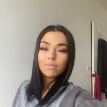 Babysitter in Rouen: Sofya