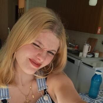 Babysitter in Écublens: Margot