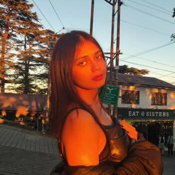 बेबीसिटर दिल्ली: Rashti