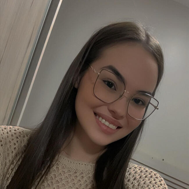 Babysitter in Campo Grande: Maria