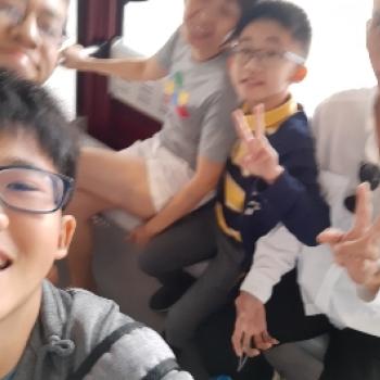 Babysitter Singapore: Kong