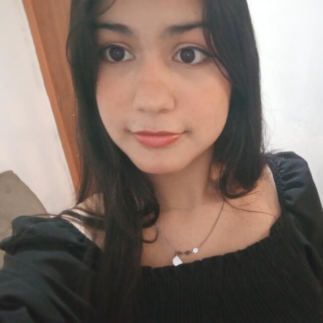 Babá em Joinville: Debora