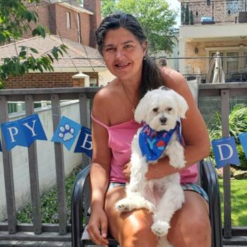 Babysitter in Calverton: Karen