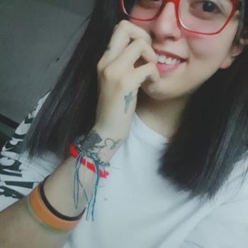 Babysitter Vila Velha: Naya