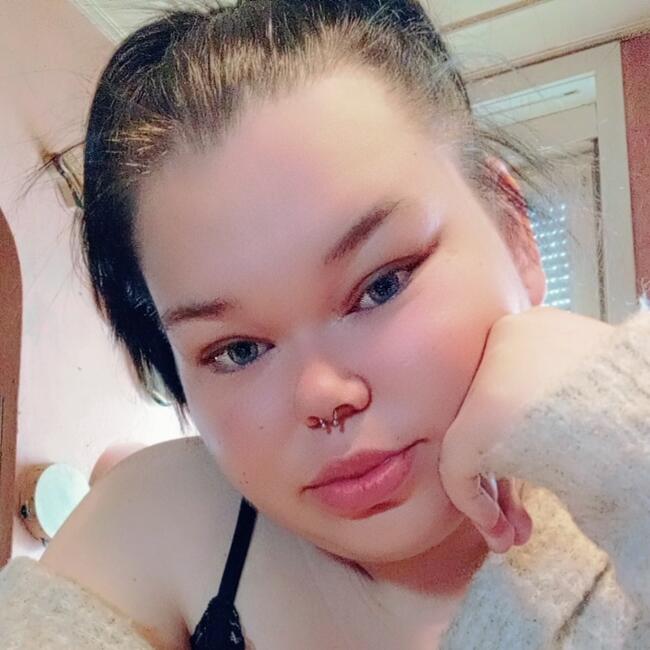 Babysitter in Manage: Mickaela