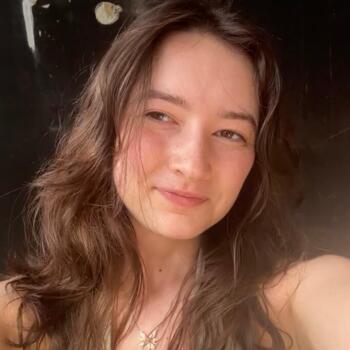 Babysitter in Sydney: Hailey