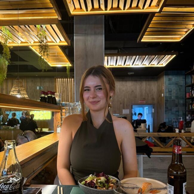 Babysitter in Coslada: Iliana Andreea