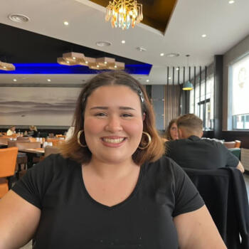 Babysitter in Moeskroen: Assia