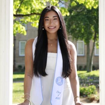 Babysitter New York: Vedika
